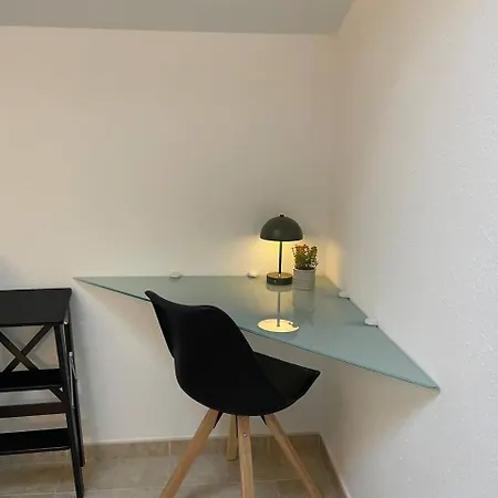 Encantador Con Dos Terrazas Cerca Del Mar.