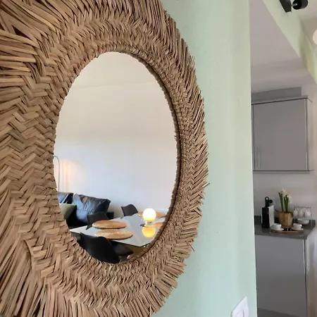 Encantador Con Dos Terrazas Cerca Del Mar. Apartamento