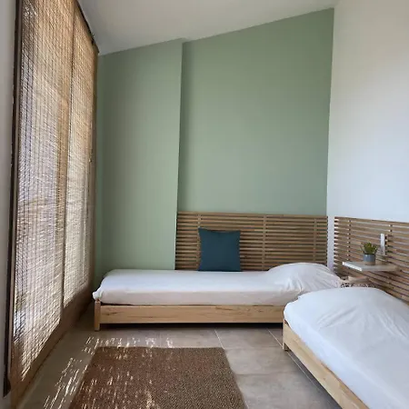 Encantador Con Dos Terrazas Cerca Del Mar. Apartamento *