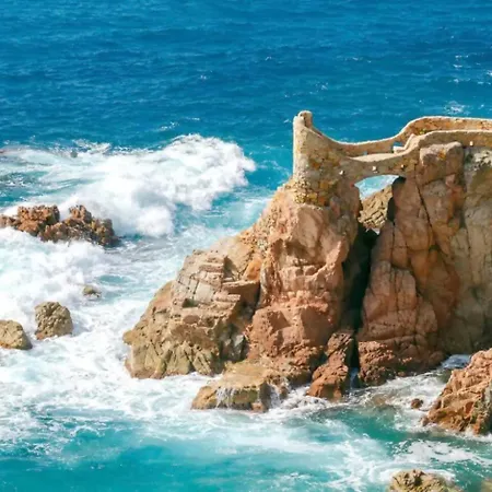 Encantador Con Dos Terrazas Cerca Del Mar. *