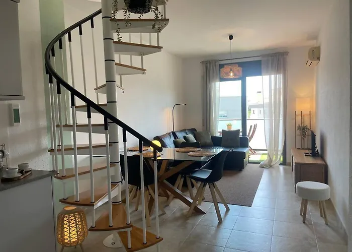 Apartamento Encantador Con Dos Terrazas Cerca Del Mar.