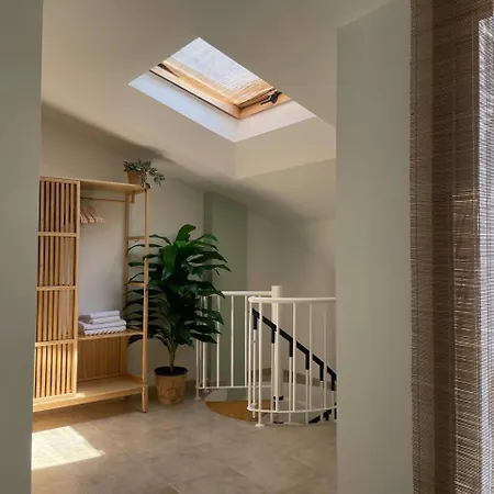 Encantador Duplex Con Dos Terrazas Cerca Del Mar.