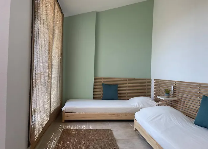 Encantador Duplex Con Dos Terrazas Cerca Del Mar. Apartment *