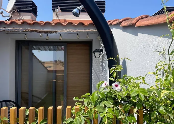 Lägenhet Encantador Duplex Con Dos Terrazas Cerca Del Mar.